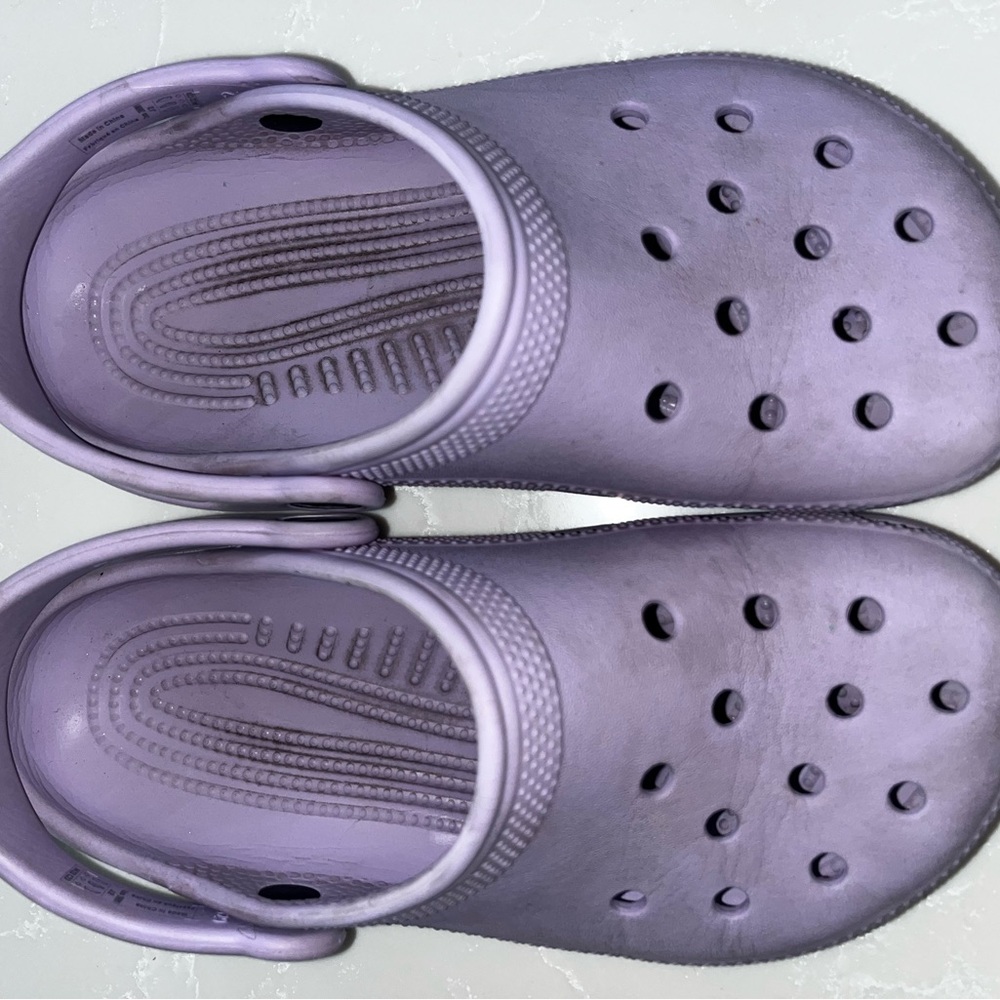 Lavender girls size 2 Crocs